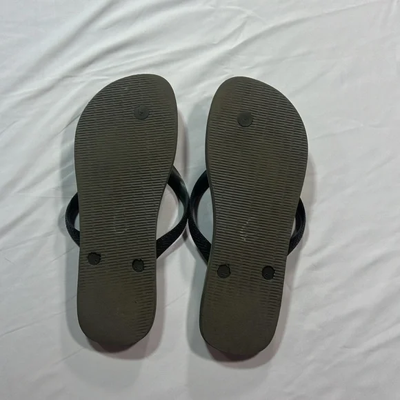 Havaianas flip flops 11/12 women’s 9/10 men’s - Picture 2 of 7